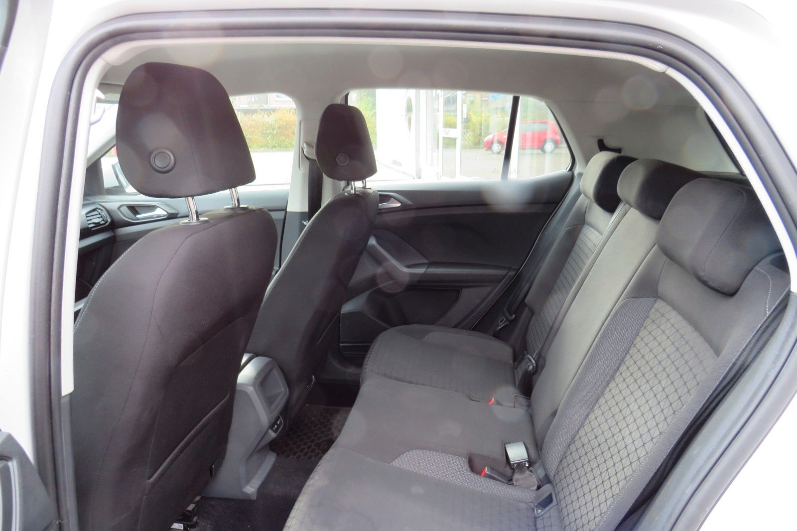 Fahrzeugabbildung Volkswagen T-Cross Life DSG PDC TELVOR SITZH. 1H.