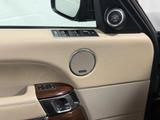 Land Rover Range Rover 5.0 V8 Lang Superch. Autobiogr. Mem. - Land Rover Range Rover mit Benzin-Antrieb: 5.0