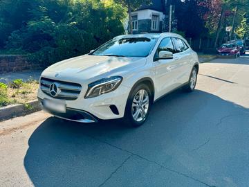 صورة 1 لـ 2014 Mercedes-BENZ GLA