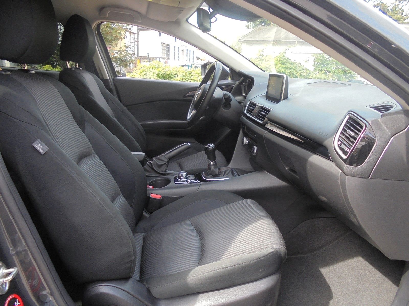 Fahrzeugabbildung Mazda 3 Lim. Center-Line/Klimaaut./Navi/Tüv Neu/1.Hand