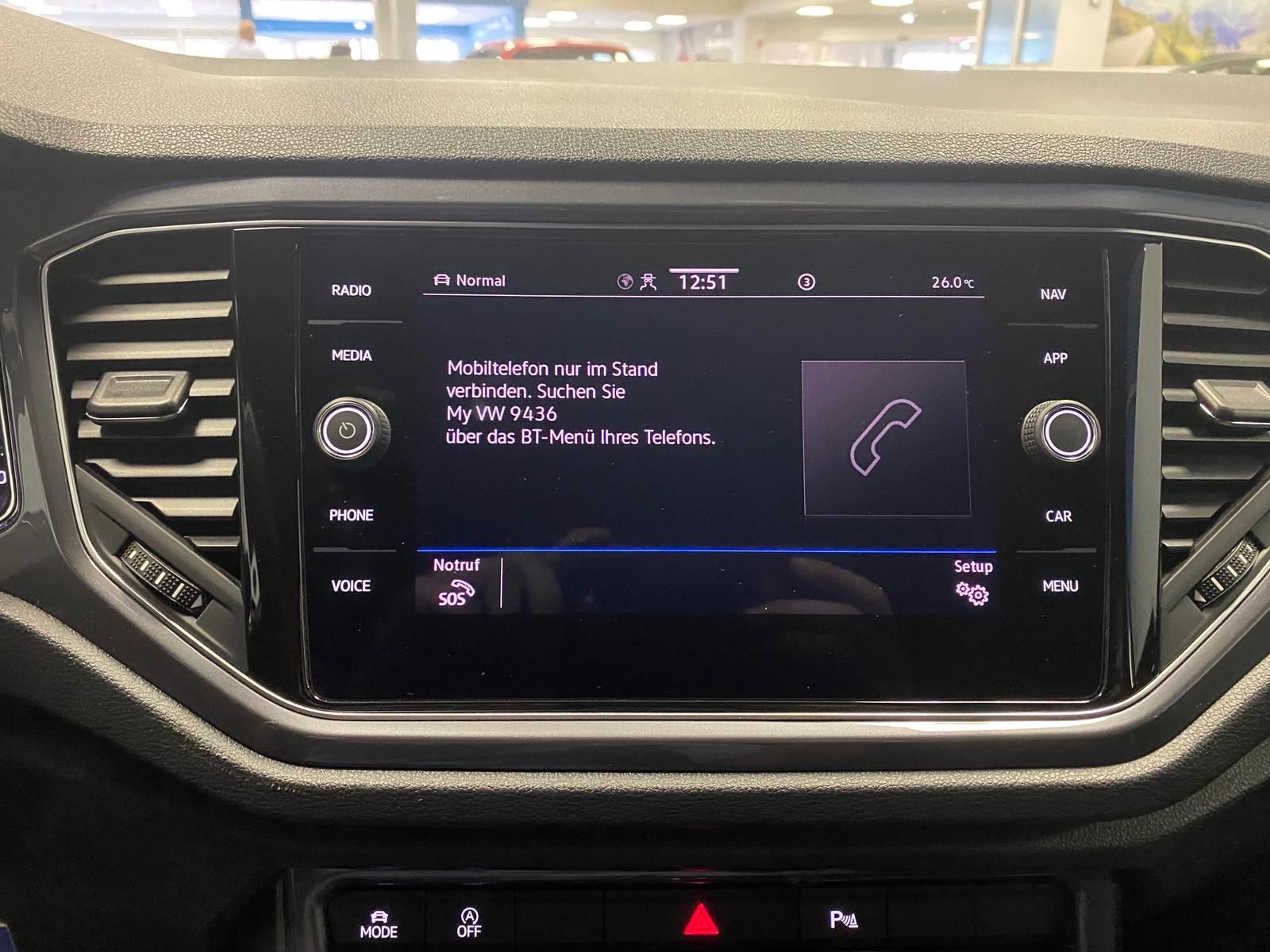 Fahrzeugabbildung Volkswagen T-Roc 1.5 16V TSI Sport R-Line+PDC+ALU+LED