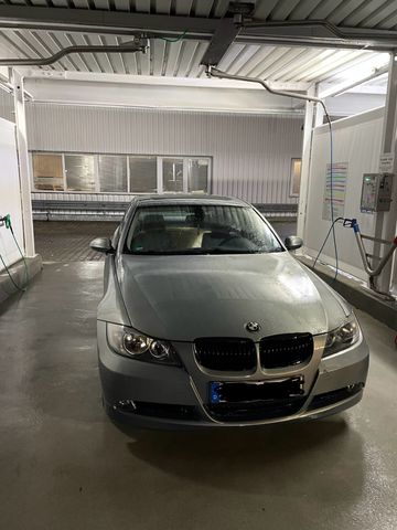 BMW 320i -8-Fach bereift, Service Neu