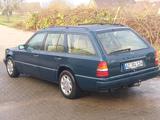 Mercedes-Benz Mercedes Benz 124 e 300d t-modell - Mercedes-Benz E 300 aus 1995 mit Diesel-Antrieb