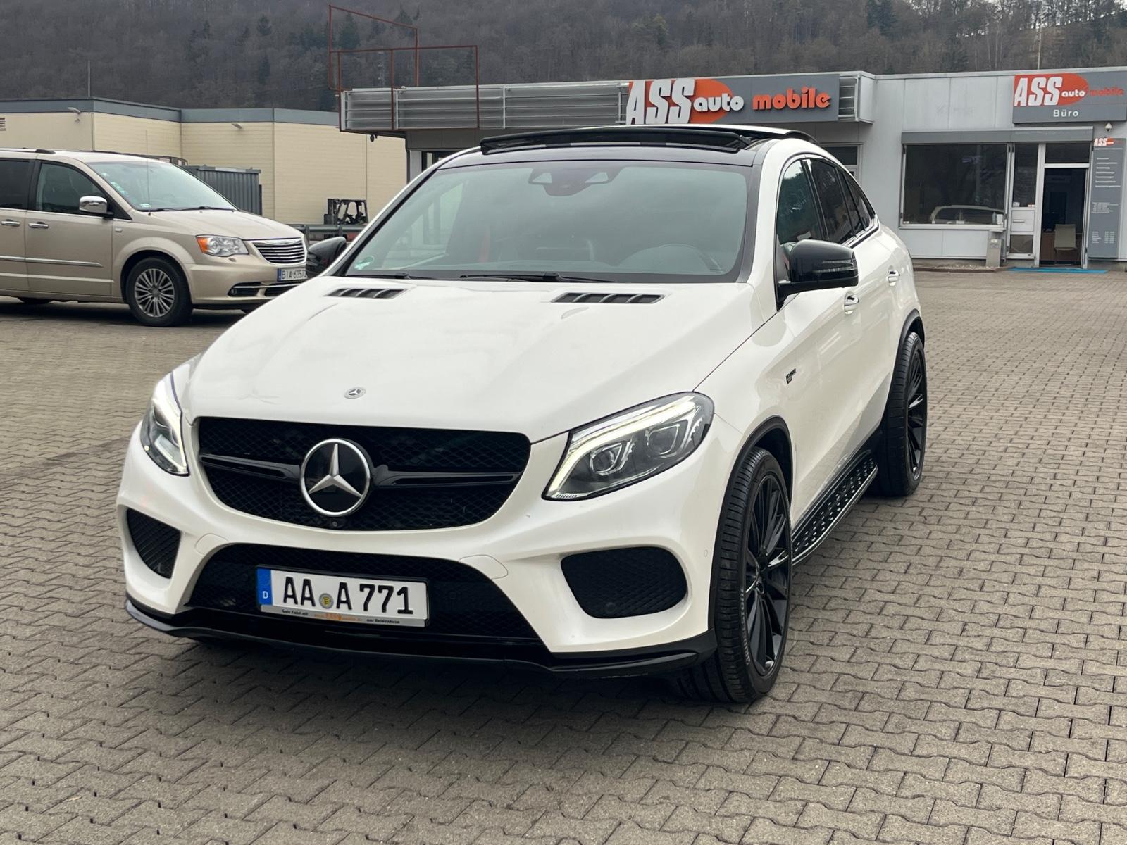 Mercedes-Benz GLE350d/2.HD/AMG Line/LenkA/Dist+/Pan/360/SternH