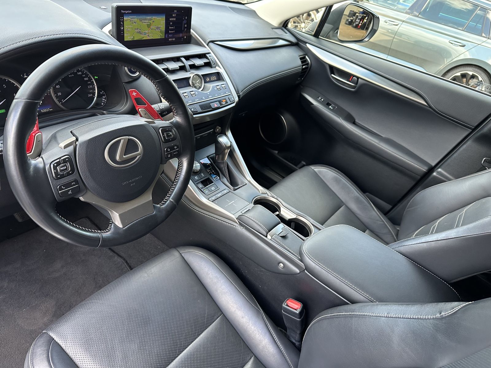 Fahrzeugabbildung Lexus NX 300h AWD Executive NAV+LED+SHZ+KAMERA+1HD+PP