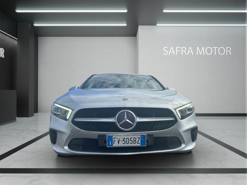 Mercedes-Benz Classe A A 180 d Sport auto imagem 2