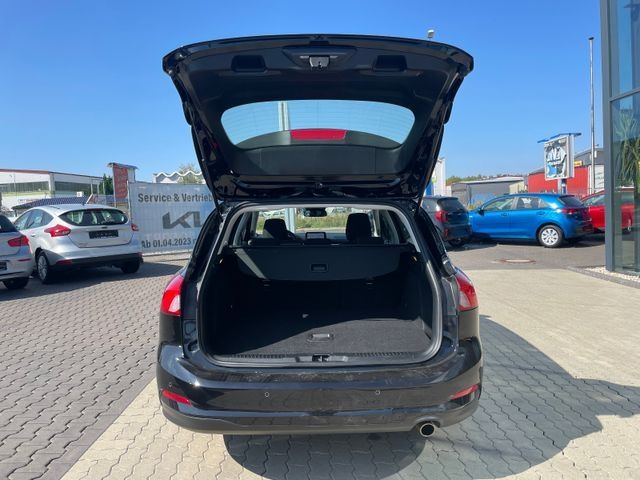 Fahrzeugabbildung Ford Focus C&C AHK, LED, Navi, SHZ, Kamera