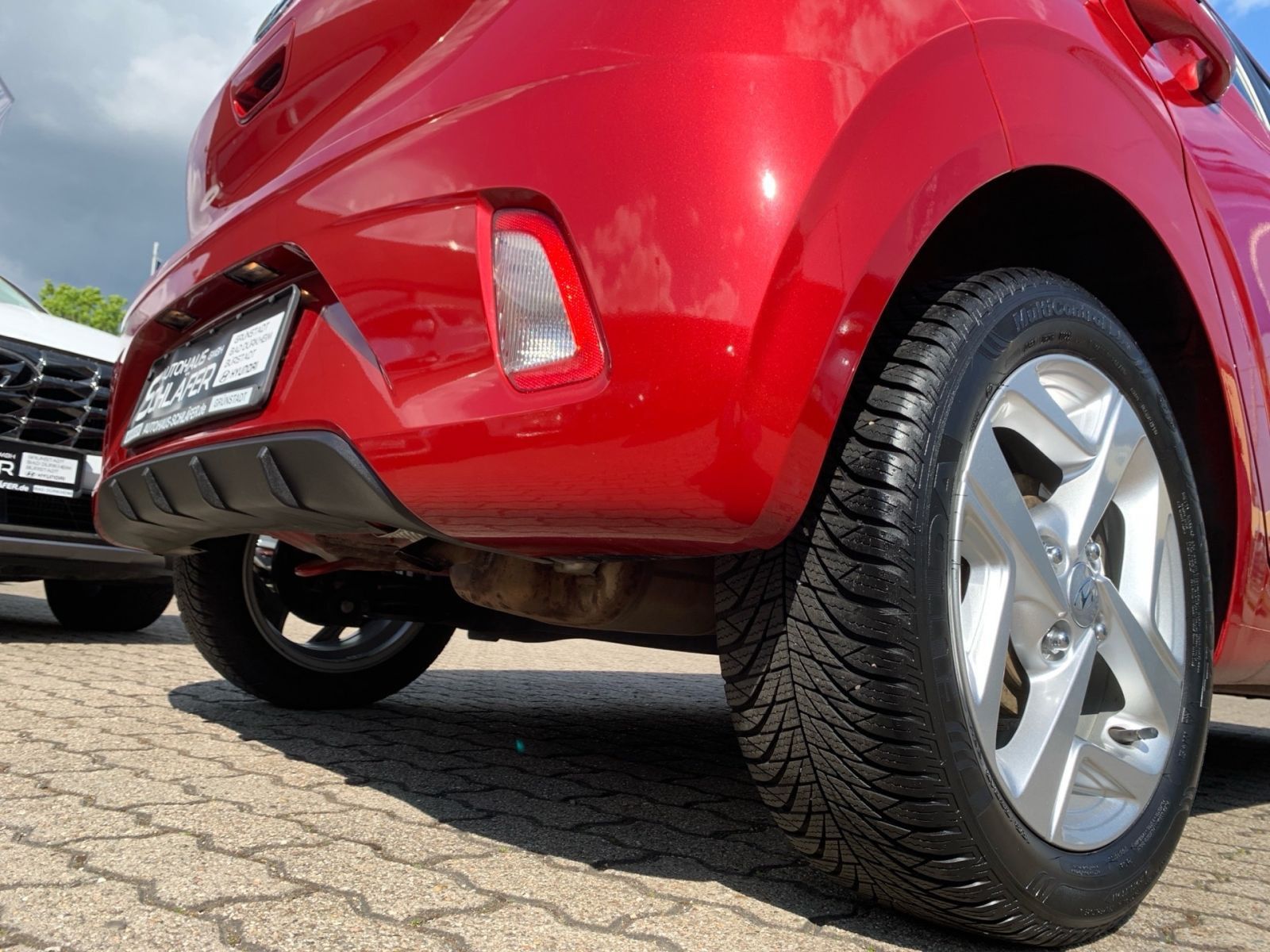 Fahrzeugabbildung Hyundai i10 1.0 Edition 30 1 Hand Allwetter