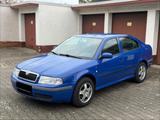 Skoda Octavia 1.6 tüv 09/27   1 Hand - gebrauchte Skoda Octavia aus dem Jahr 2002