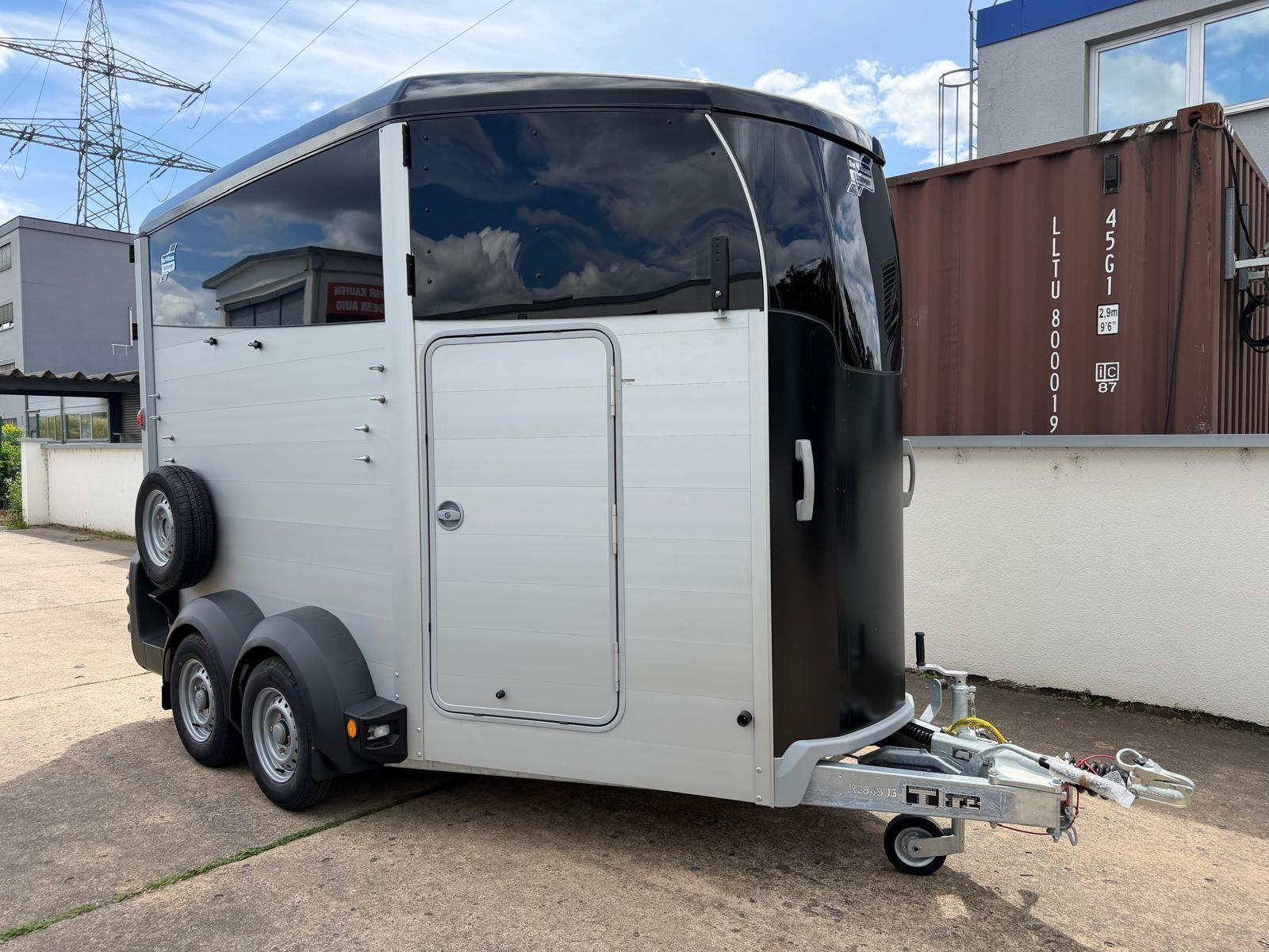 Ifor Williams HBX511+Black+2 Pferde+Sattelkammer+Luxus