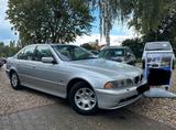 BMW URGENT BMW 525i Limousine, Tüv bis 04/2026 - BMW 525 aus 2000: 525i