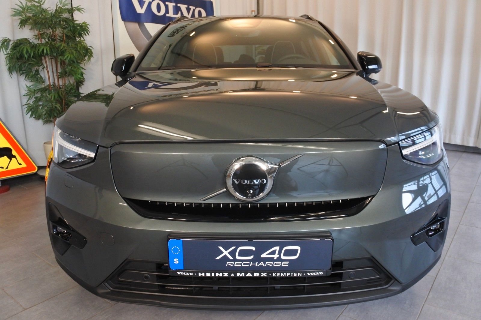 Volvo EX40 Twin Motor AWD *Pixel-360°-Elektr. Sitze* imagem 3