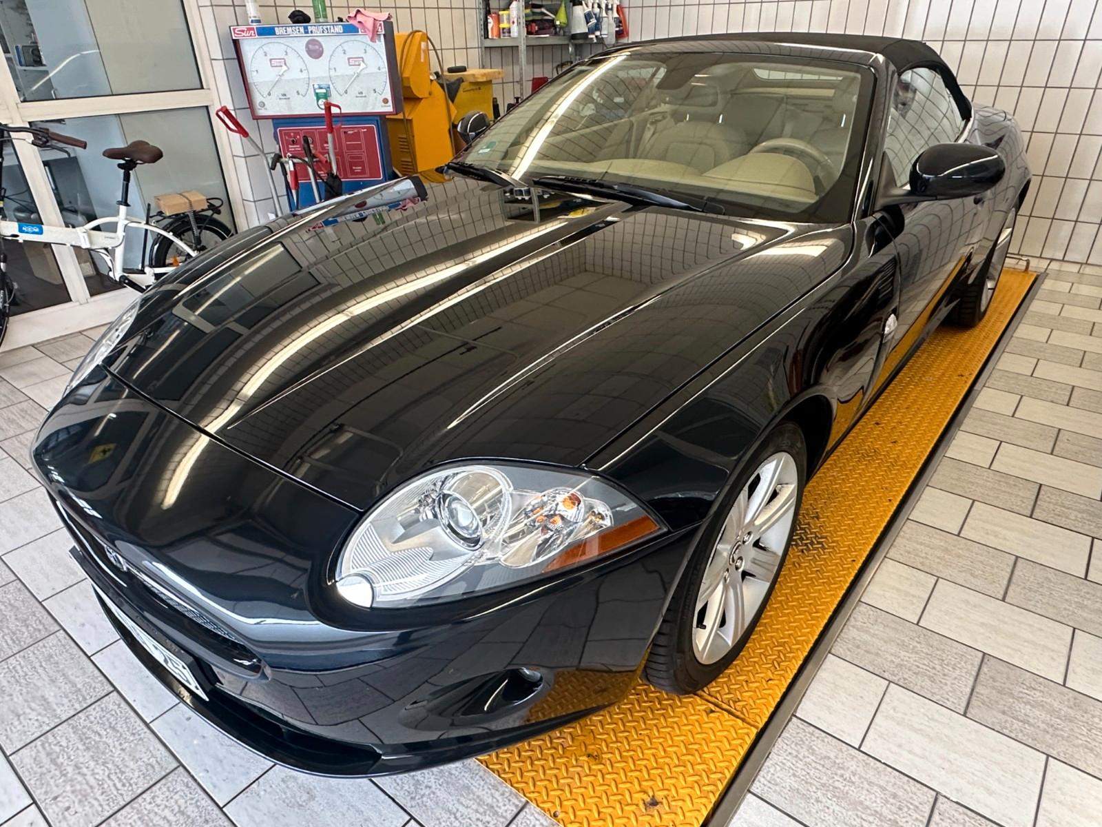 Jaguar XK Cabrio VOLLLEDER-NAVI-XENON-MEM-KAM