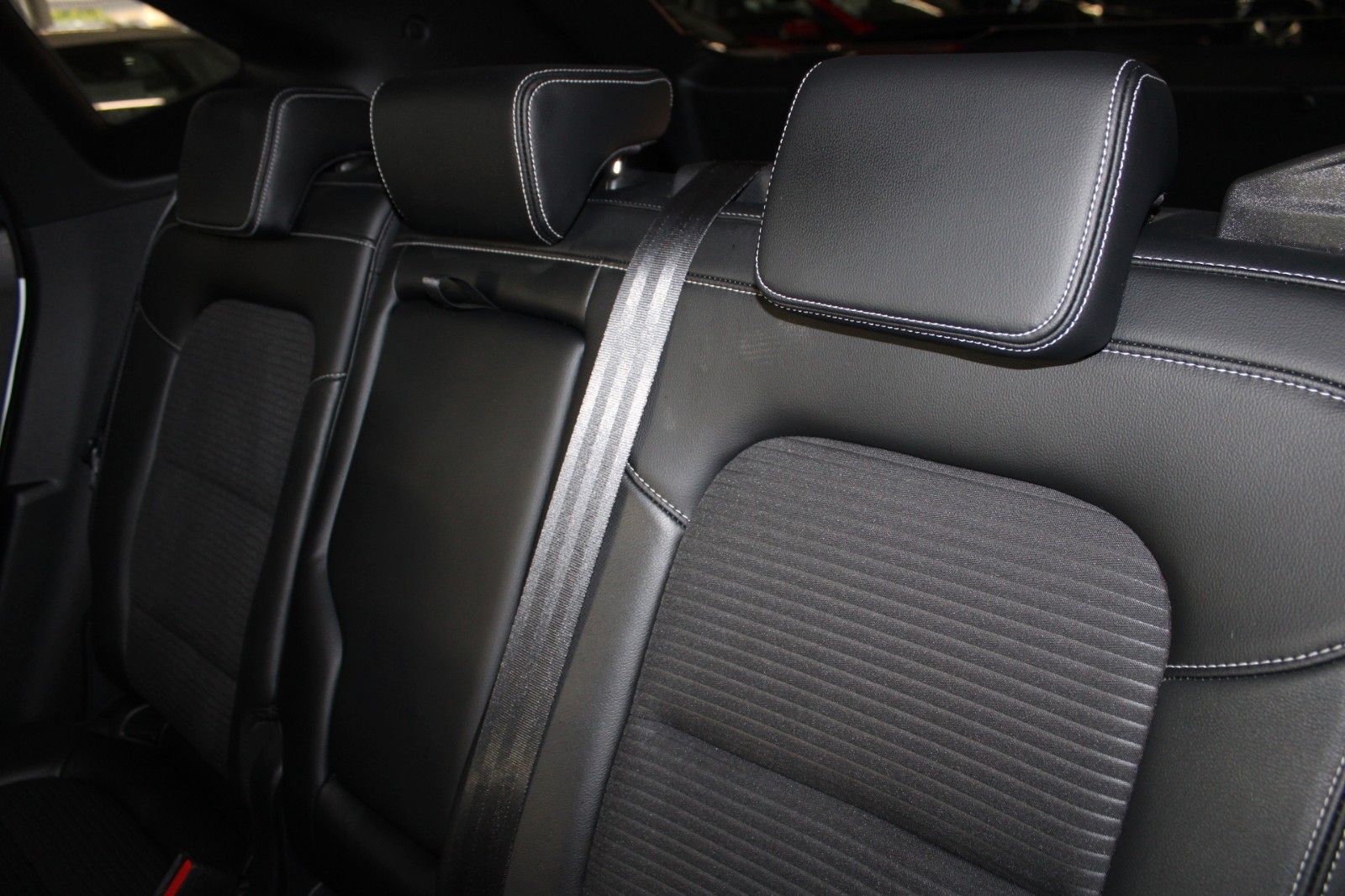 Fahrzeugabbildung Ford Kuga Titanium X Automatik LED Pano STDHZ WinterP