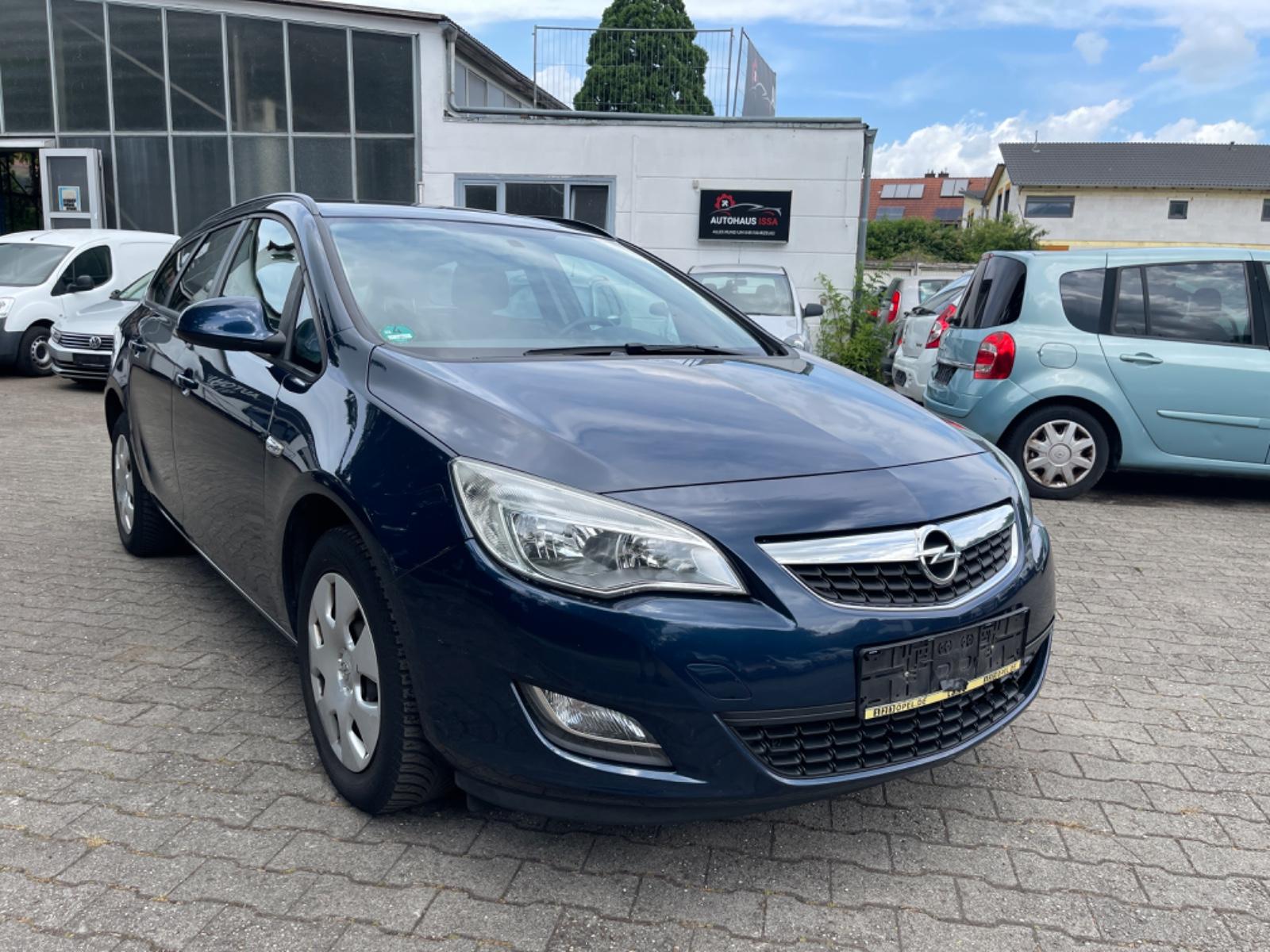 Opel Astra J Sports Tourer*1 HAND*TÜV NEU*S-HEFT*AHK*