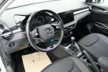 Skoda Fabia Tour 1,0 TSI NAVI AHZV SHZ Kamera