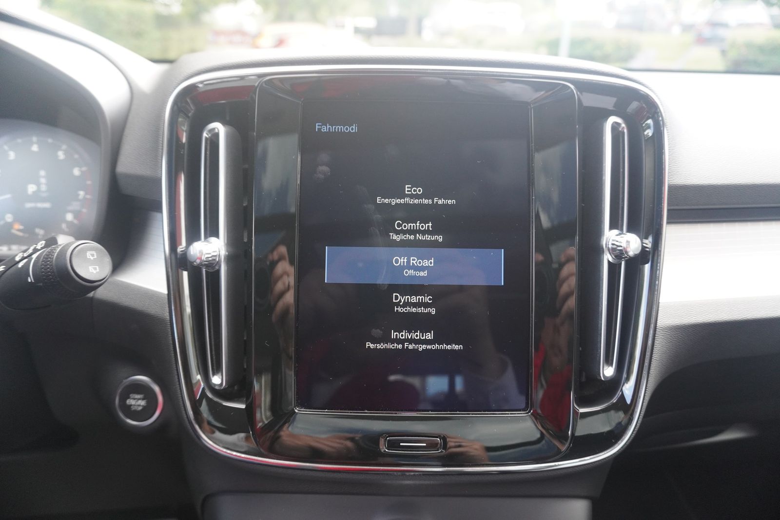 Volvo XC40 2.0 Momentum AWD Aut LED 360° Panorama Navi foto 16