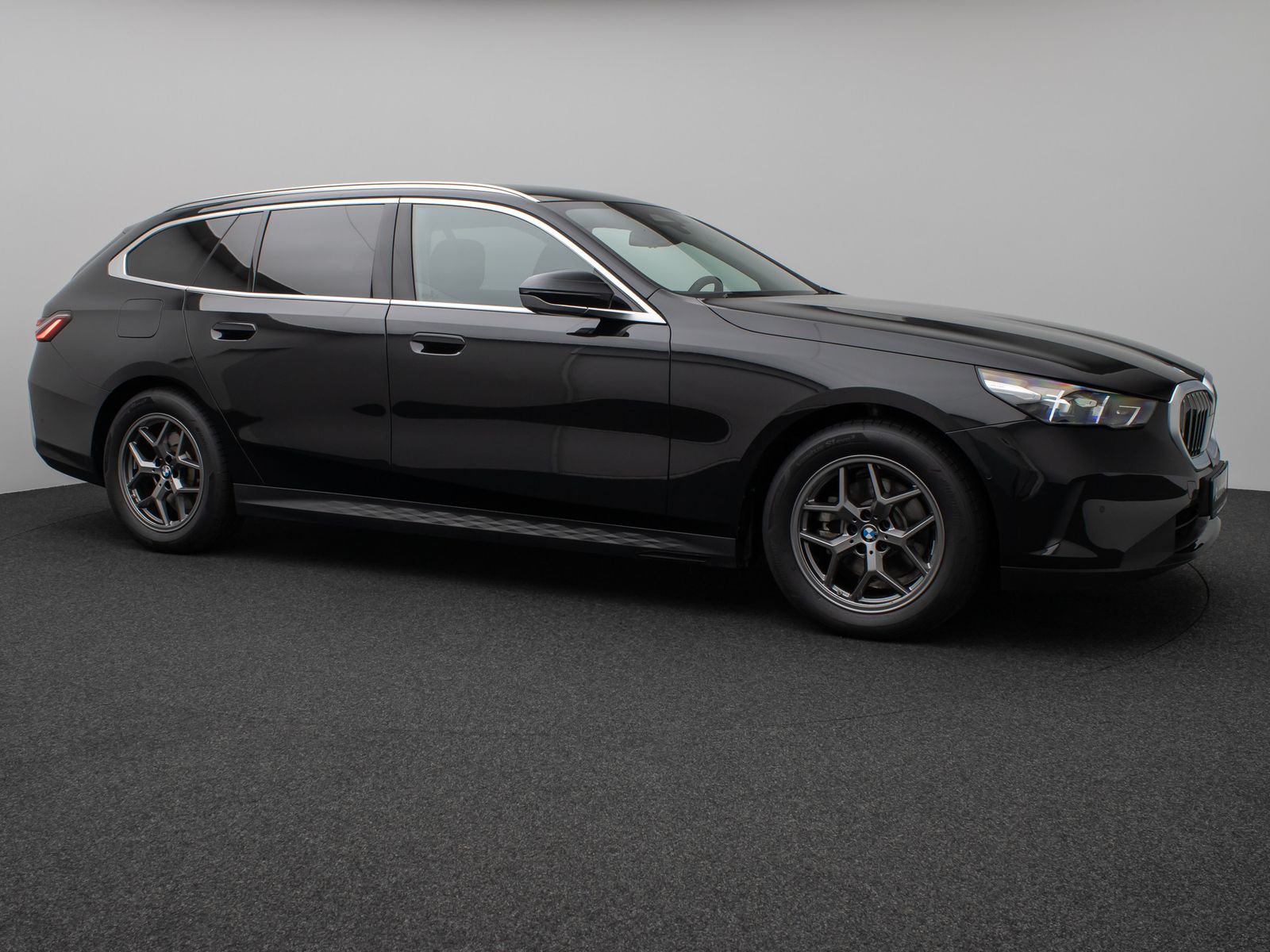 Fahrzeugabbildung BMW 520d Kamera DAB H/K Leder AdaptivLED Alarm Sport