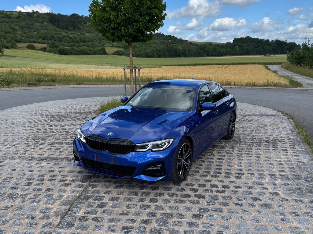 Image of BMW 330