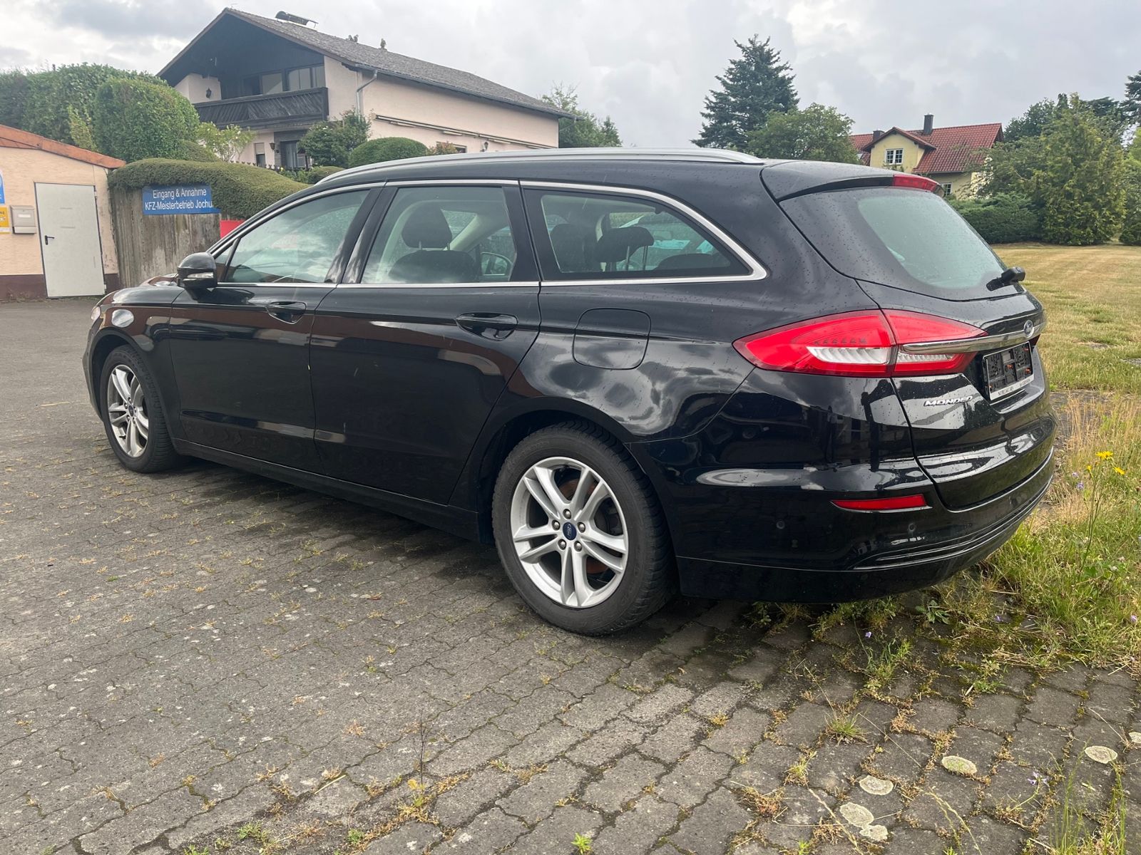 Fahrzeugabbildung Ford Mondeo Turnier Titanium NAV SHZ PDC 17"