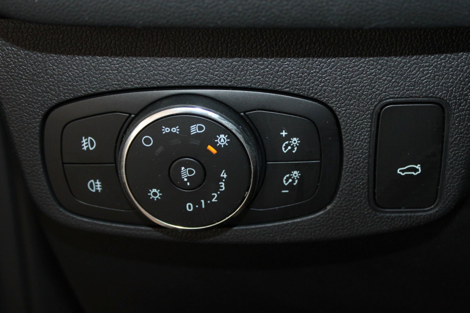 Fahrzeugabbildung Ford Focus ST-Line Turnier Automatik LED ACC CAM uvm.
