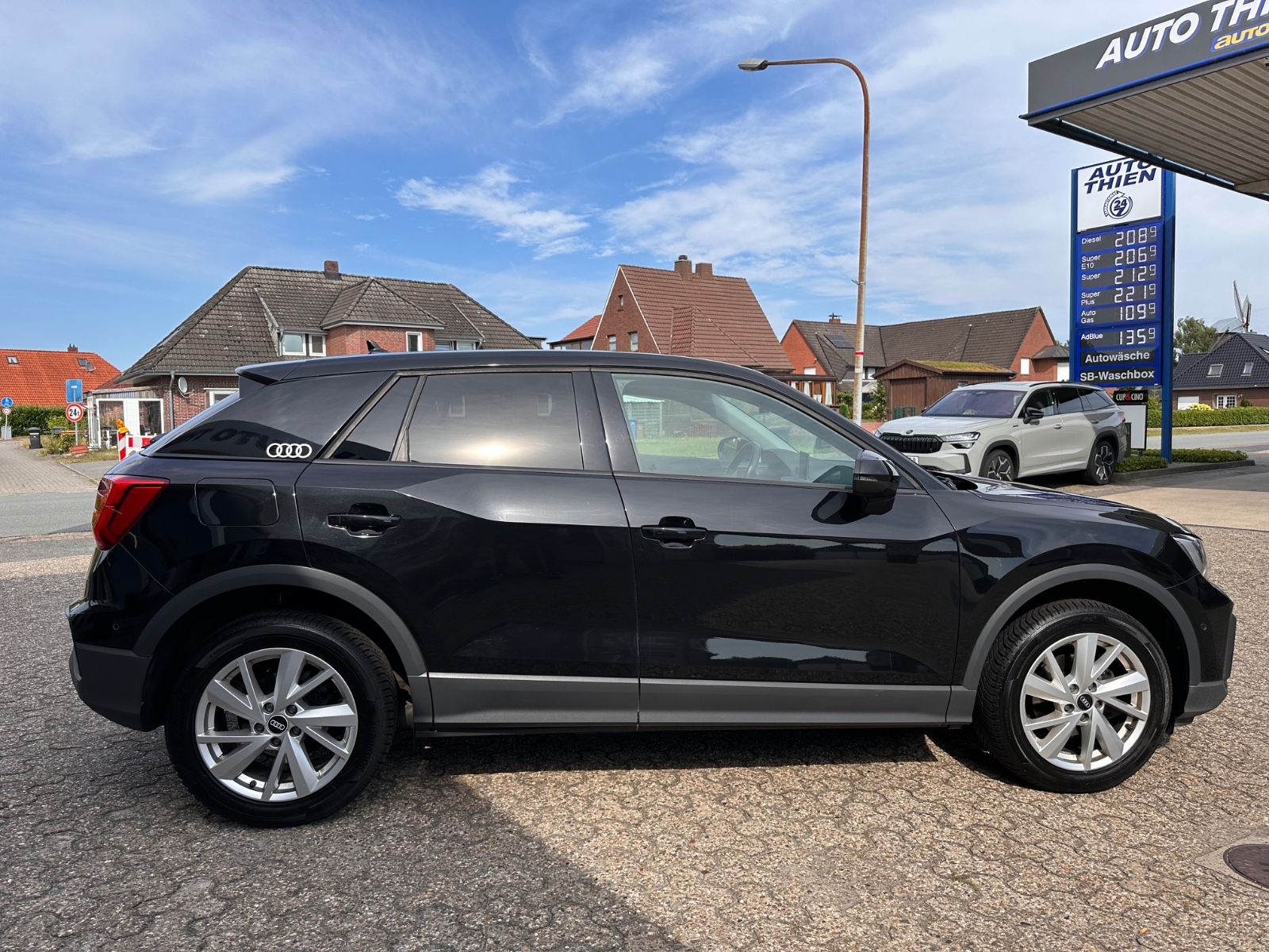 Fahrzeugabbildung Audi Q2 35 TFSI Navi/Virtual/APP/eHeck/RFK/PDC/LED