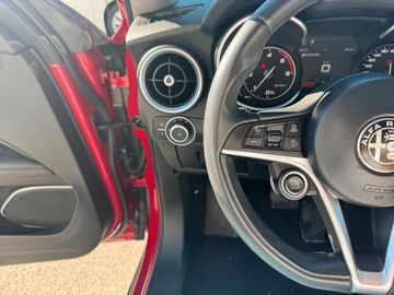 Alfa-Romeo Stelvio - 11