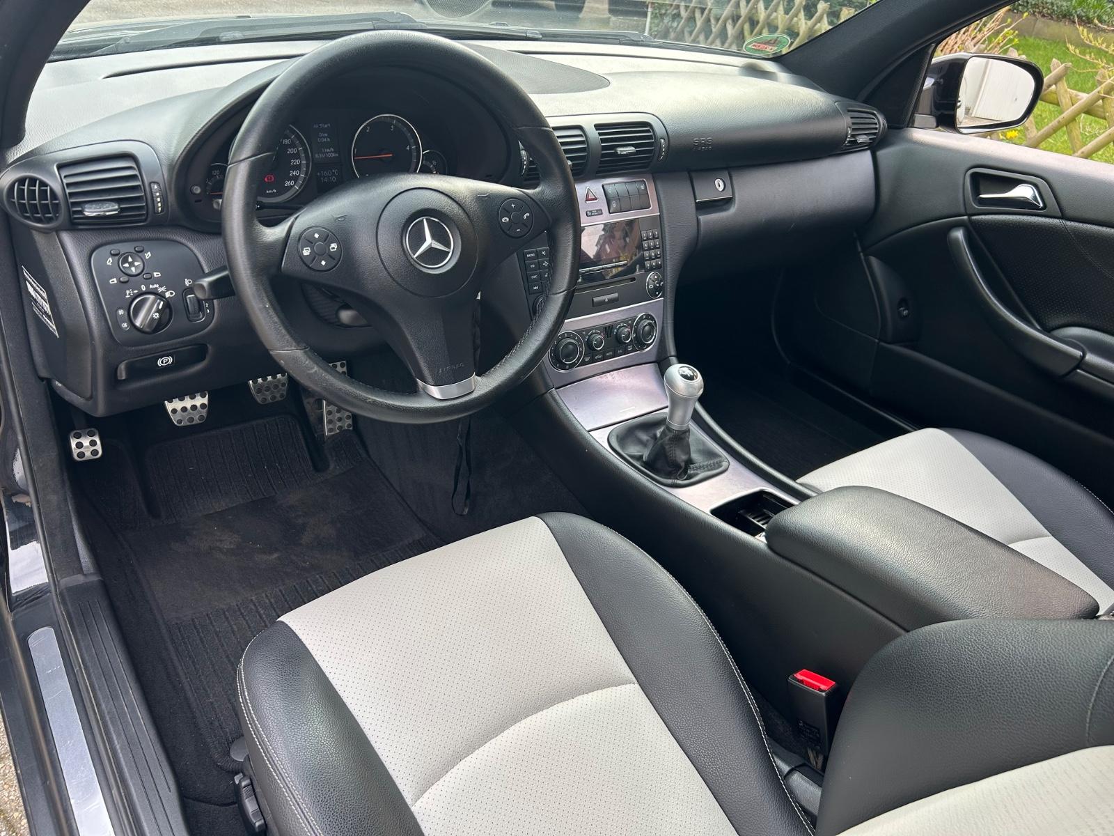 Mercedes-Benz CLC 200 CDI *LEDER* TÜV NEU