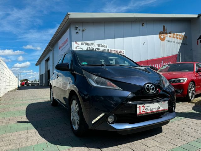 Toyota Aygo AYGO x-play touch 1Hand Kamera