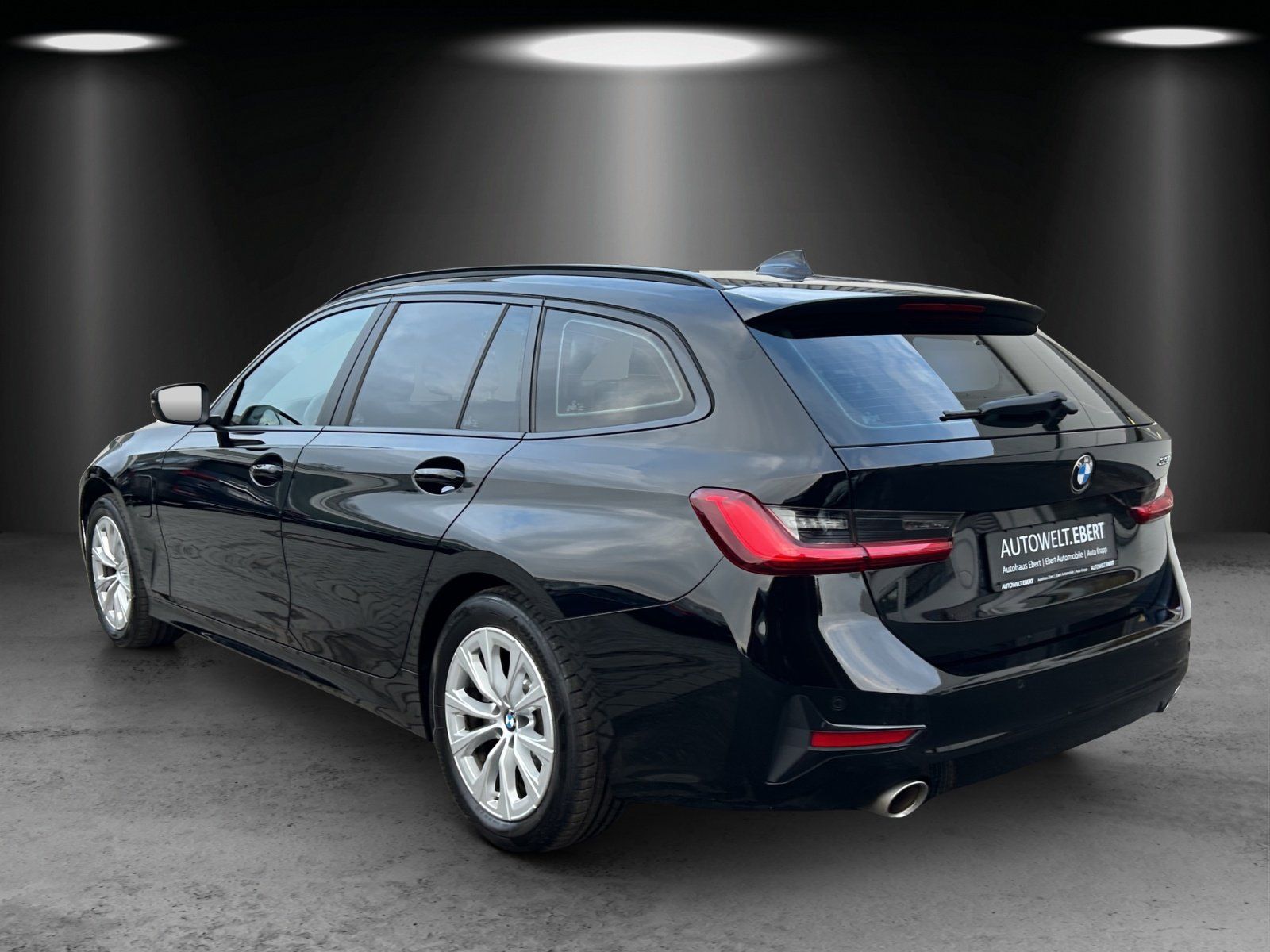 Fahrzeugabbildung BMW 330e Advantage/LIVE-COCKPIT+/LED/SHZ/