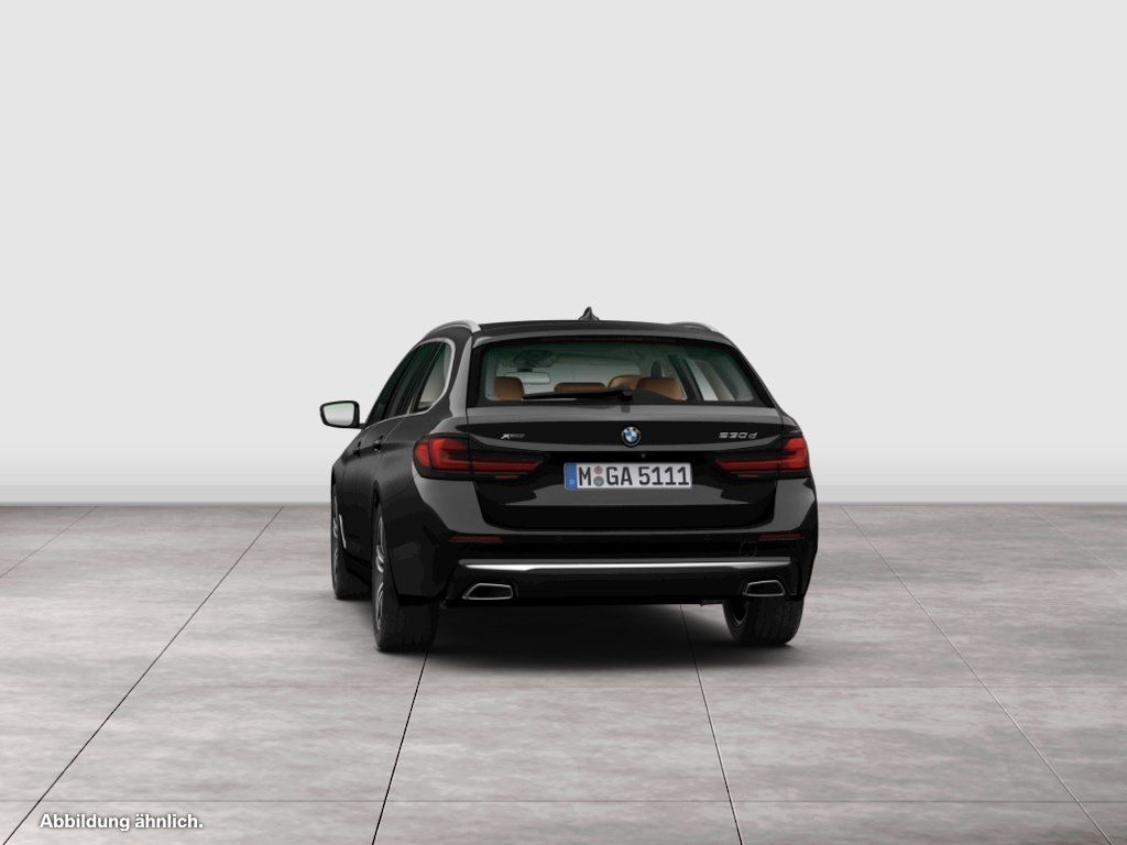 BMW 530d xDrive Touring Luxury Line PANO RFK NAVI LE foto 7