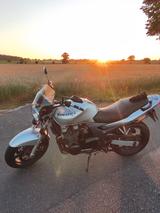 Kawasaki ZR-7 / ZR750F // TÜV bis Juli 28 - Angebote