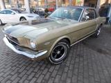 Ford Mustang V8 mit Wertgutachten - Ford Mustang mit Benzin-Antrieb: Limousine