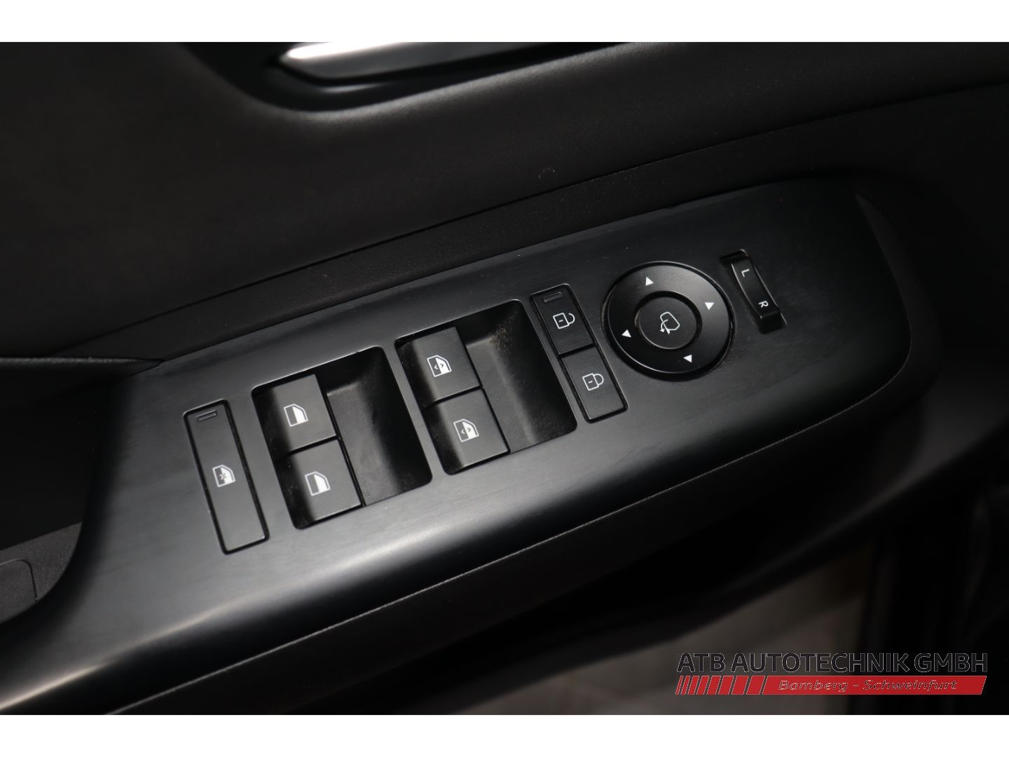 Fahrzeugabbildung Hyundai KONA Elektro Prime 65,4 kWh 2WD SOH 98,9% HUD Na