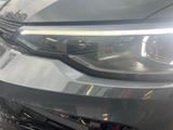Volkswagen Golf 1.5 l eTSI DSG R-Line HeadUp Panodach LM - mit Benzin-Antrieb: Grau, Sitzheizung, mit Klimaanlage