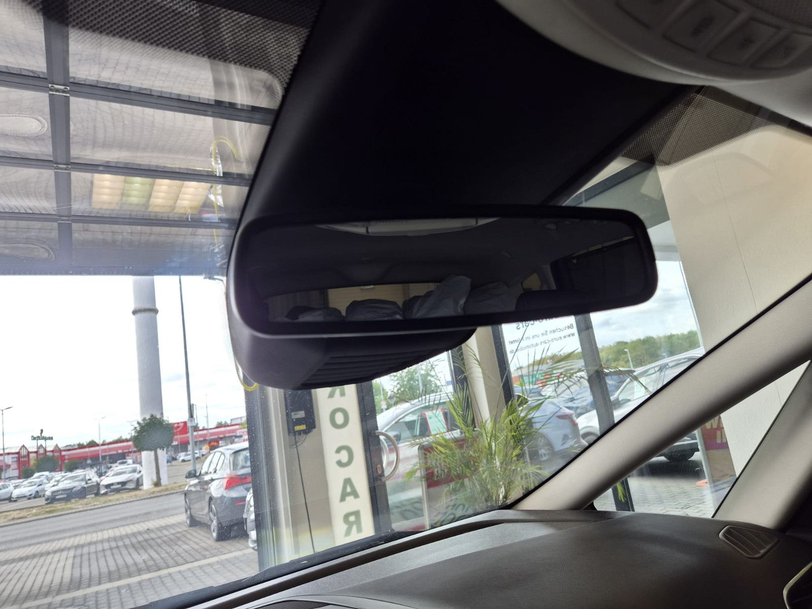 Fahrzeugabbildung Ford S-Max Titanium / 7 SITZE / SCHECKHEFT