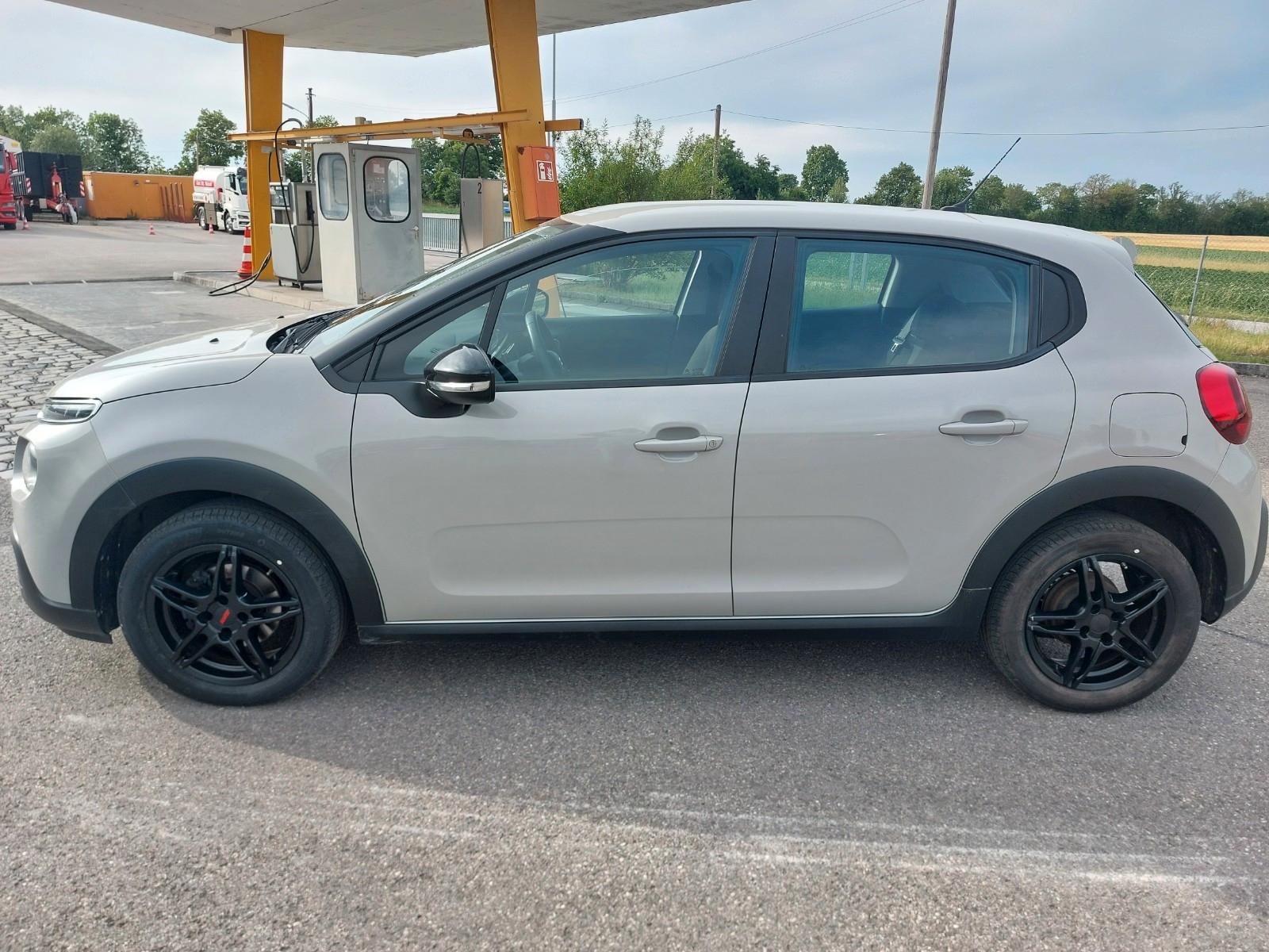 Citroën C3 Feel 1.2VTI Zahnriemen neu!