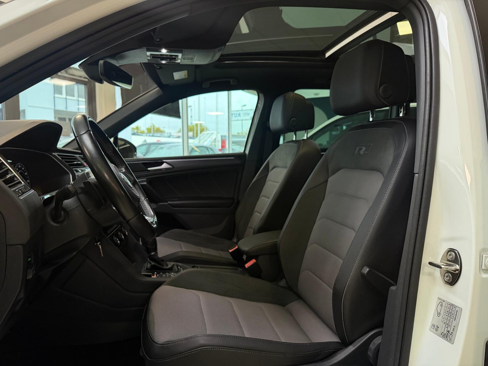 Volkswagen Tiguan 2.0 TSI R-Line 220PS 4M DSG Pano ACC LED