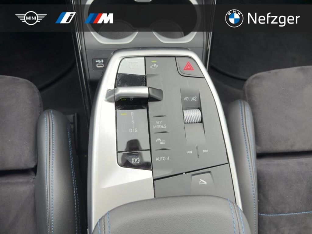 BMW X1 xDrive25e M Sport LED HUD AHK Lenkradheiz foto 19