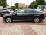 Volkswagen Passat Lim.DSG/Leder/4xSHZ/2xPDC/RFK/LED/AHK - Volkswagen Passat: Alcantara