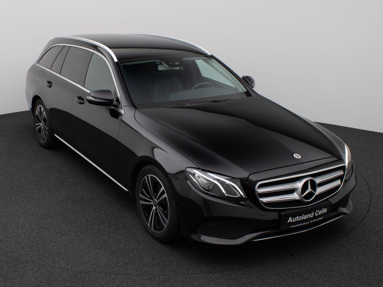 Fahrzeugabbildung Mercedes-Benz E 220d T-Modell Avantgarde Kamera AHK Tempomat