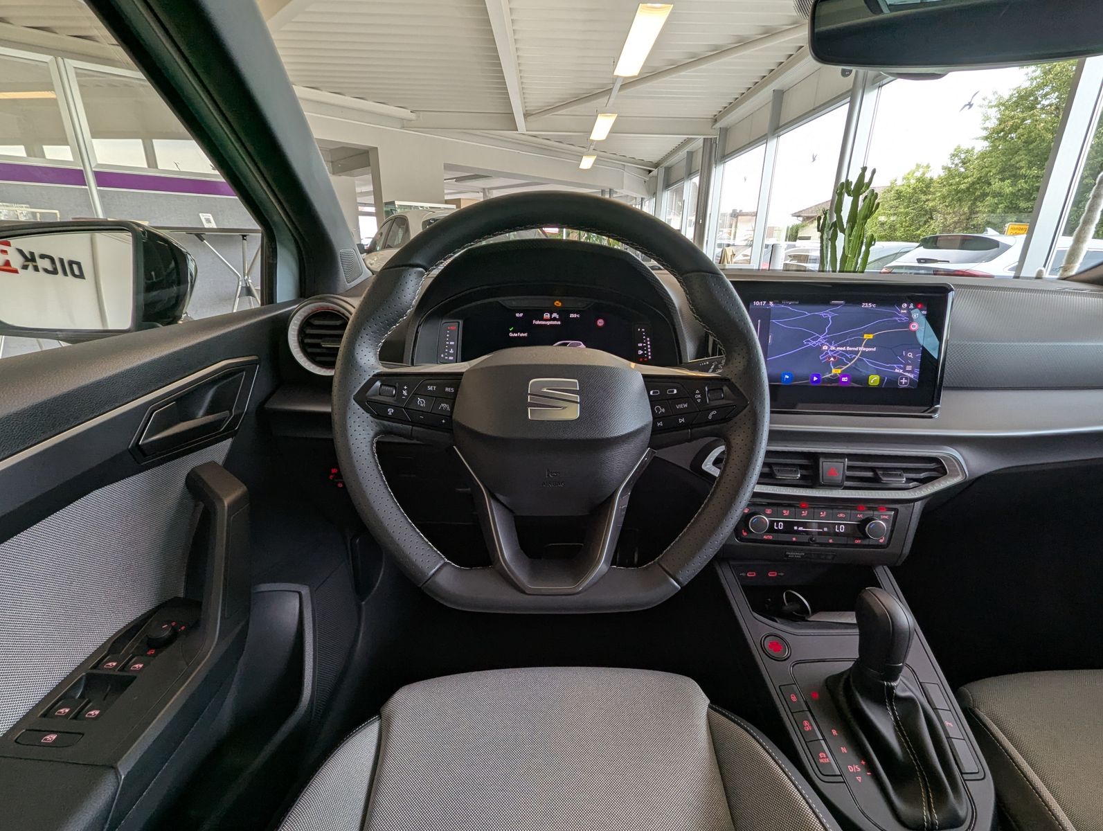 Fahrzeugabbildung SEAT Ibiza 1.5 TSI FR Black Edition Pano ACC Cam 18"