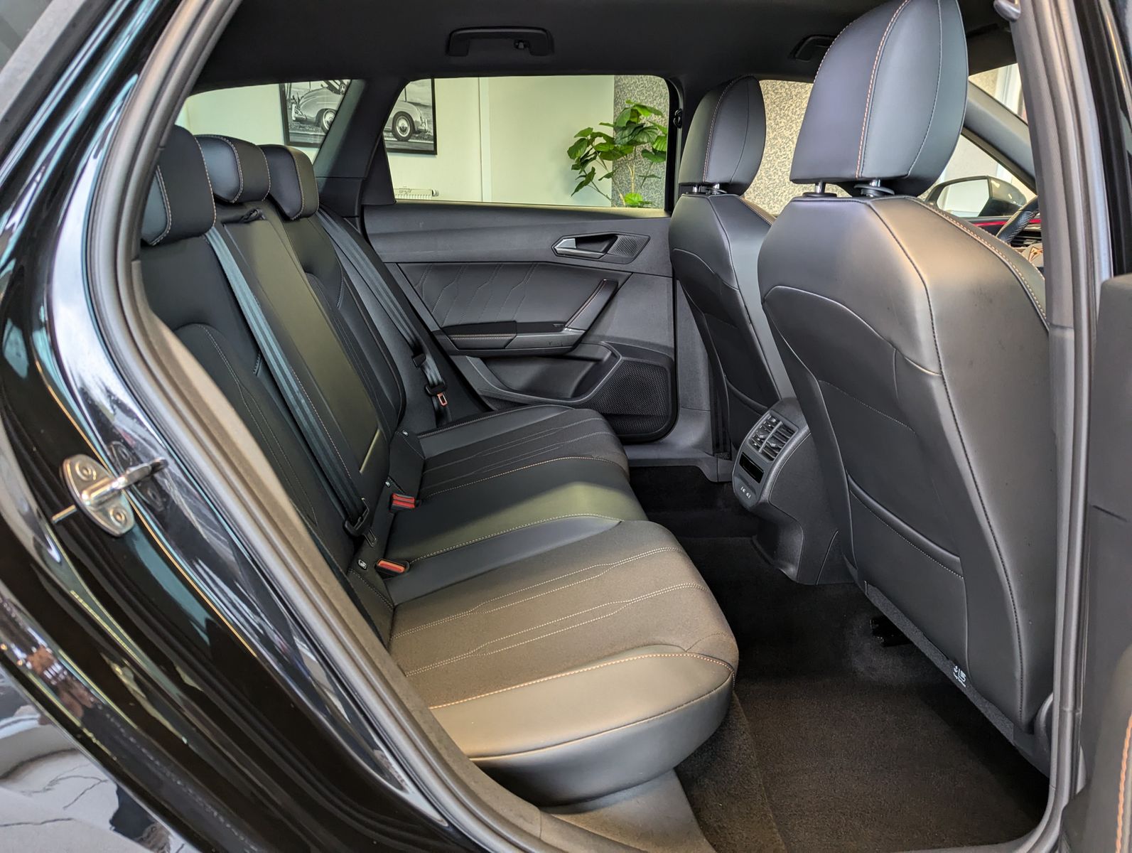 Fahrzeugabbildung CUPRA Leon 1.5eTSI DSG Matrix Cam Vision+ Full Link