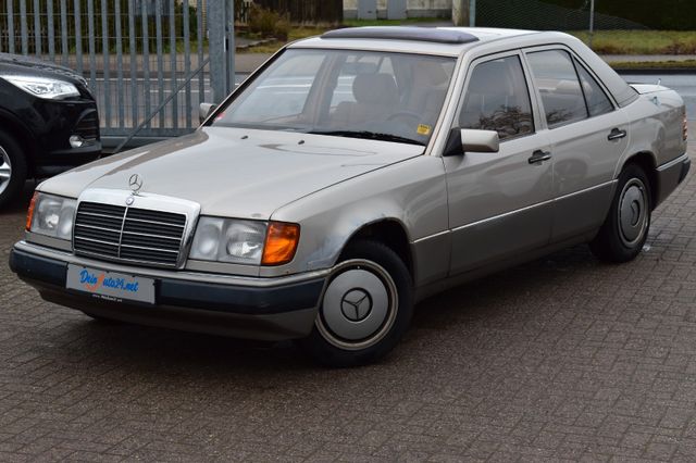 Mercedes-Benz 200 D Limousine 1.Hand|Schiebedach|ABS|ZV|Servo