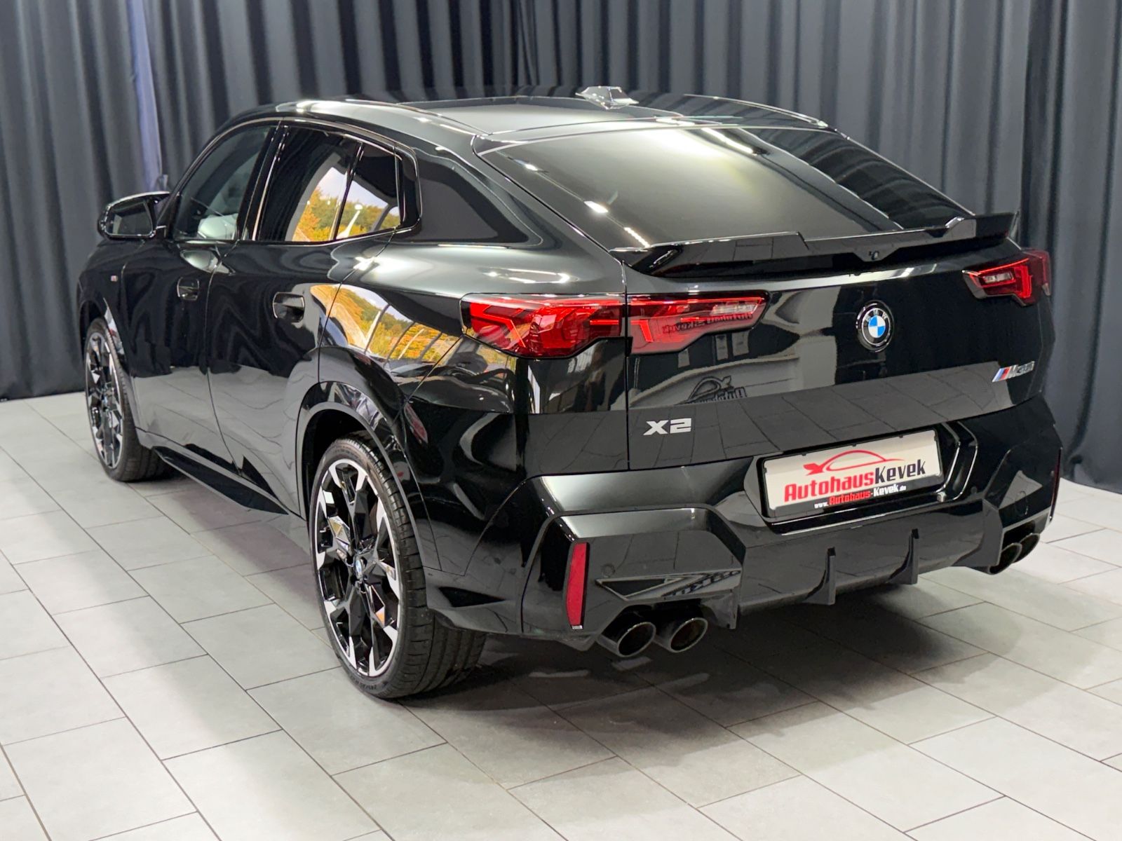Fahrzeugabbildung BMW X2 M35 i xDrive|M-SPORT PRO|NAVI|HEAD-UP|21 ZOLL