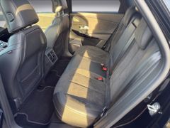 Fahrzeugabbildung DS Automobiles DS 7 Crossback 1.6 E-Tense 300 4x4 Performance L