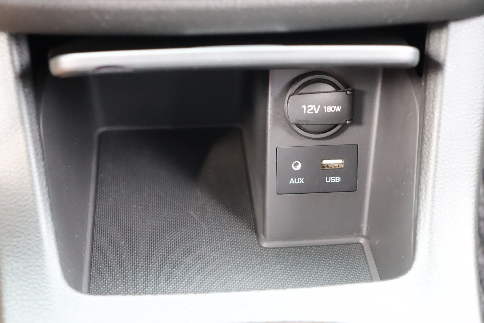 Fahrzeugabbildung Hyundai i30 T- GDi CW Family + * LED * Navi * DAB+ *