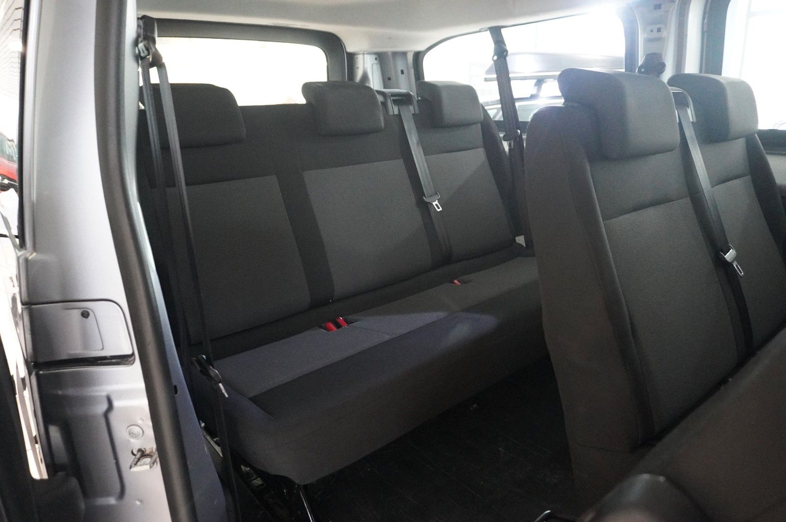 Fahrzeugabbildung Opel Vivaro C Kombi 2.0D "L" 9-SITZER NAVI/TEMP./DAB+