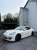 Porsche Panamera 3.0 D 21 Zoll - Porsche Panamera mit Diesel-Antrieb: Limousine, 3.0