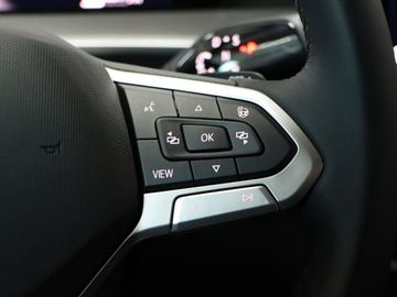 Fahrzeugverkauf 14 Volkswagen Tayron 1.5 eTSI 110 kW Life 7-Sitze AHK